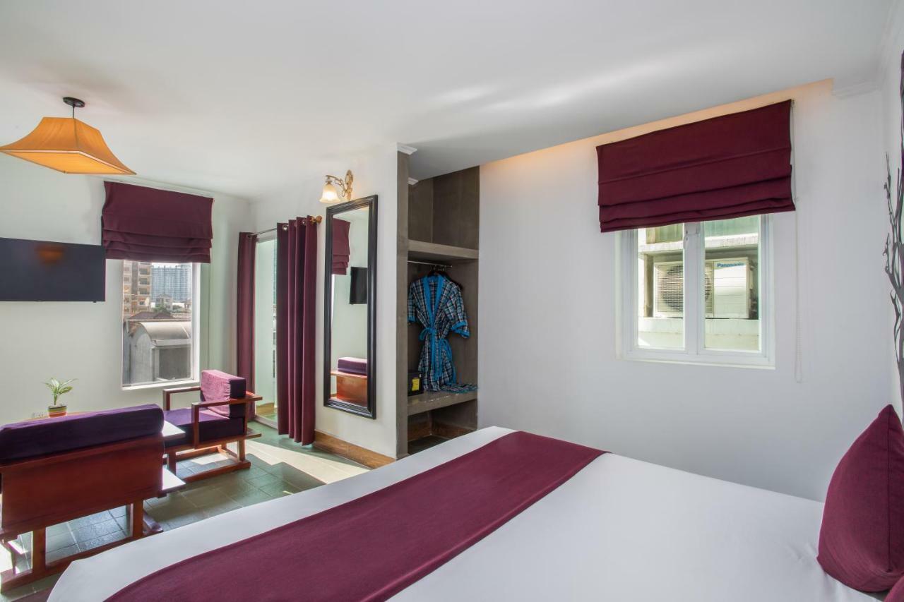 V Hotel Phnom Pen Exterior foto