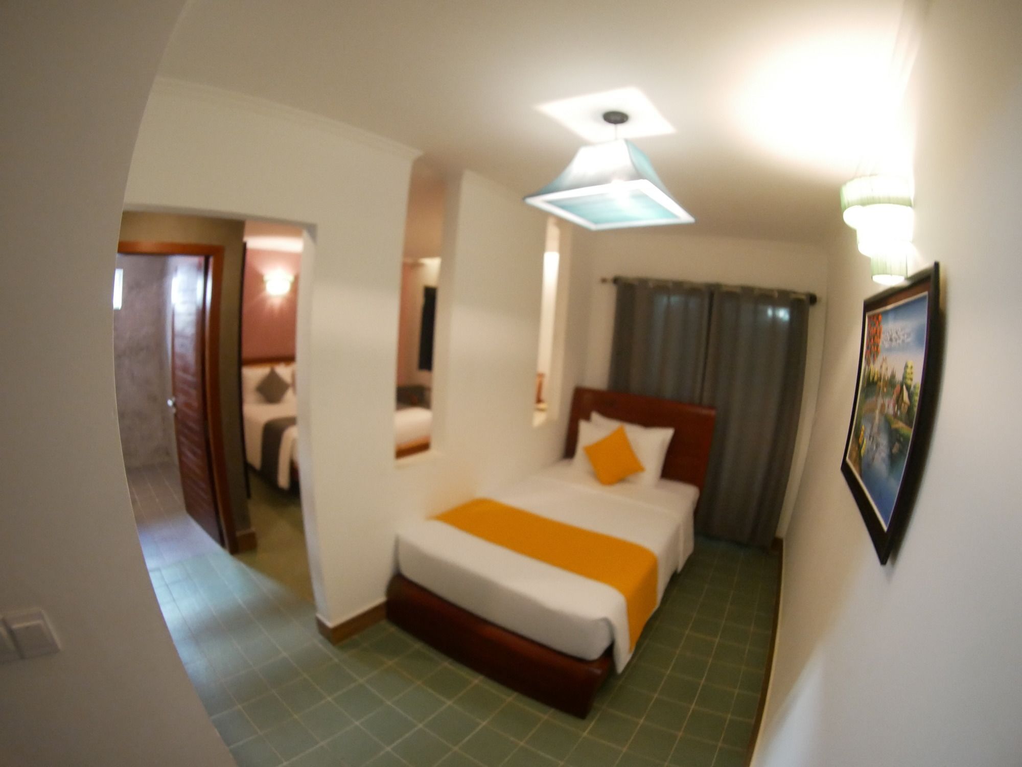 V Hotel Phnom Pen Exterior foto