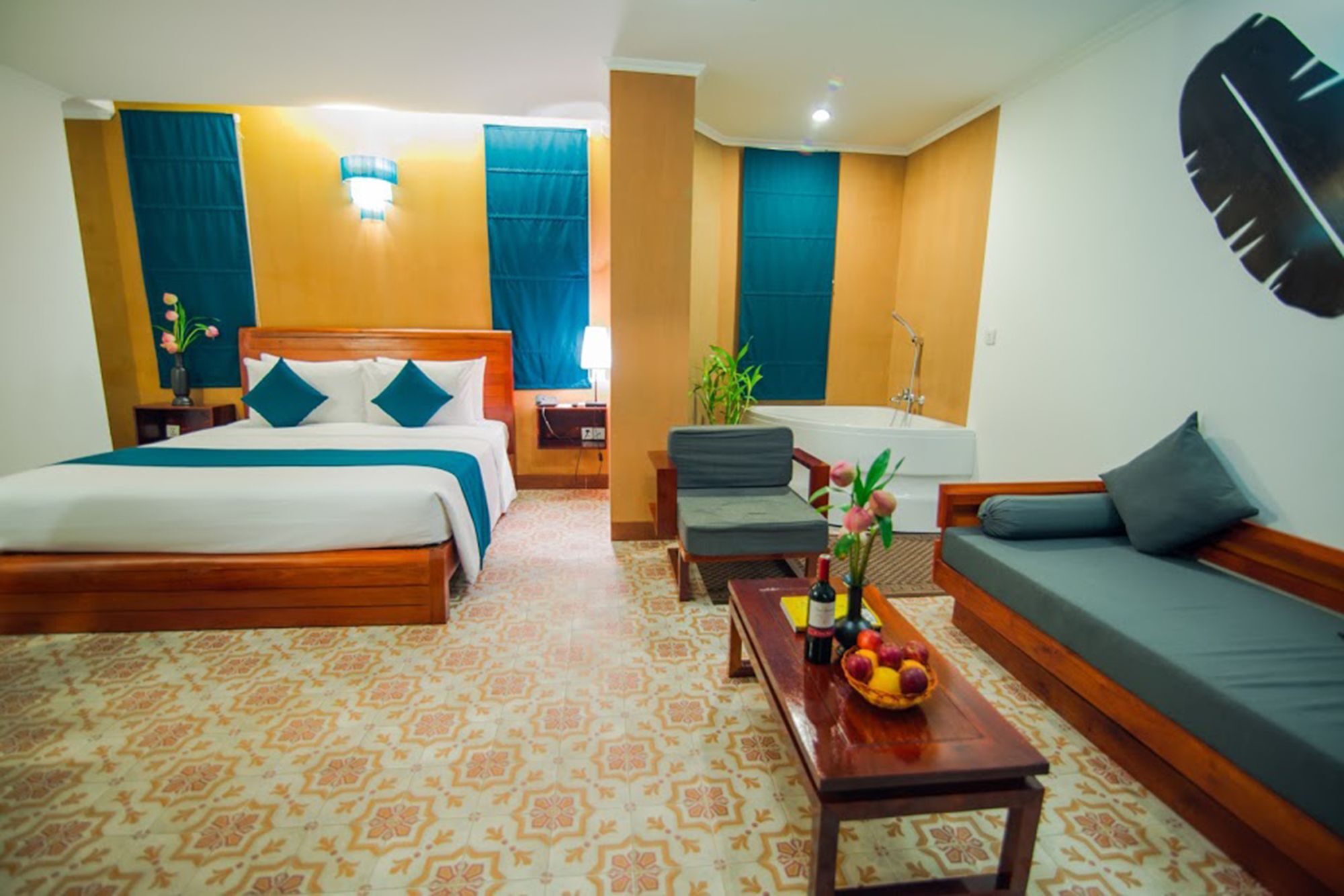 V Hotel Phnom Pen Exterior foto