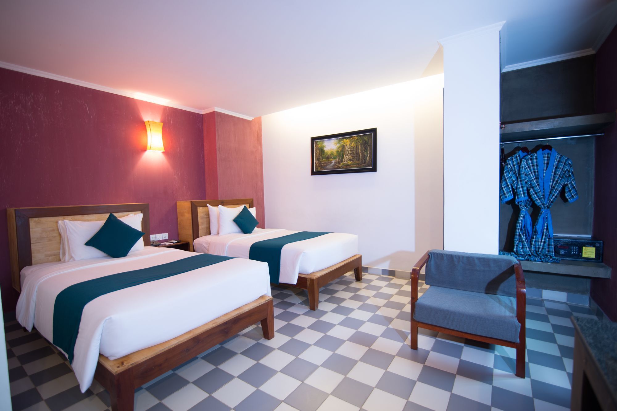 V Hotel Phnom Pen Exterior foto