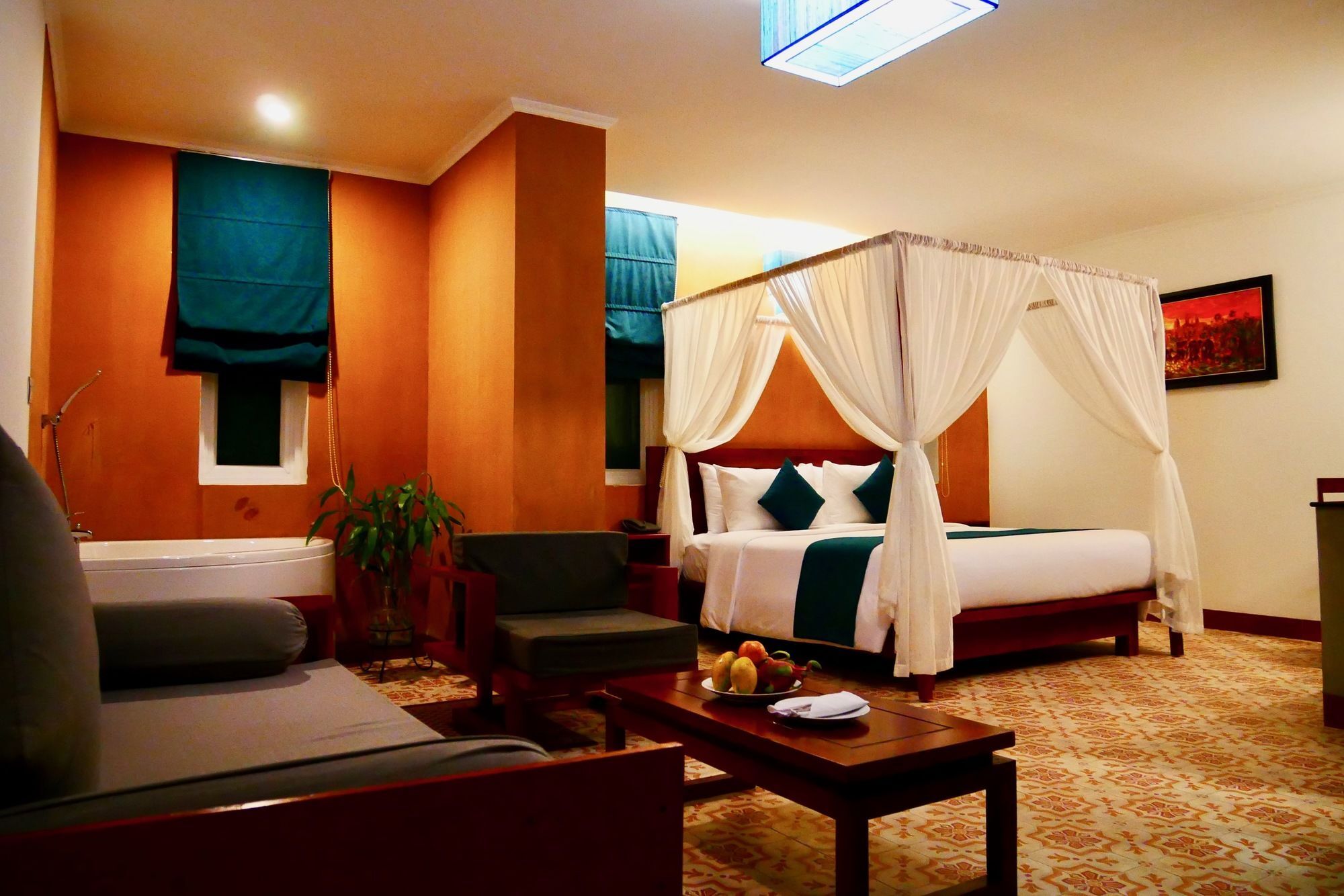 V Hotel Phnom Pen Exterior foto